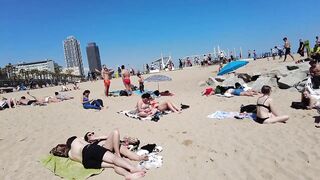 4K Beach Walk - Barcelona Spain - Barceloneata Beach - 2022