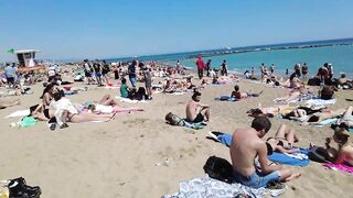 4K Beach Walk - Barcelona Spain - Sant Miquel Beach - 2022