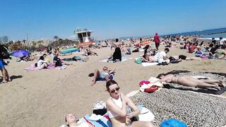 4K Beach Walk - Barcelona Spain - Sant Miquel Beach - 2022