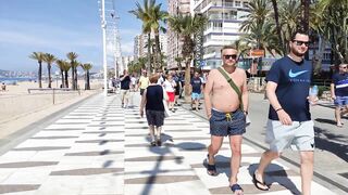 BENIDORM ???????? LEVANTE BEACH BARS MAY 2022 Costa Blanca Spain Walking Tour 4K