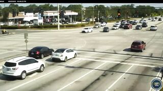 Video shows Good Samaritans rescuing unconscious driver in Boynton Beach, Florida