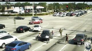 Good Samaritans help Boynton Beach driver who suffers medical episode