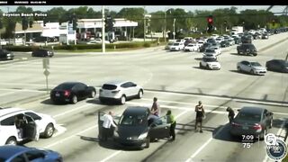 Good Samaritans help Boynton Beach driver who suffers medical episode