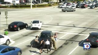 Good Samaritans help unconscious driver in Boynton Beach