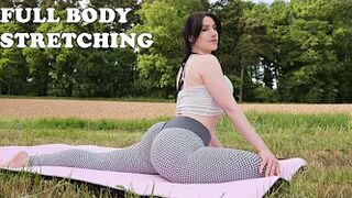Sunny Outdoor Yoga & Stretching  | Leyna inu