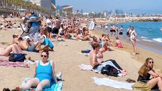 Barcelona beach walk / beach Barceloneta