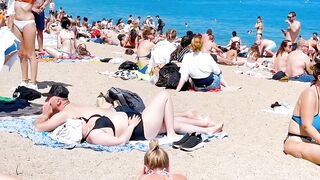 Barcelona beach walk / beach Barceloneta