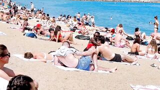 Barcelona beach walk / beach Barceloneta