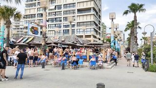 BENIDORM ???????? SUNNY LEVANTE BEACH MAY 2022 Costa Blanca SPAIN Walking 4K