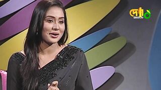 গ্ল্যামার জরুরী তবে মেধার আগে নয় | Zakia Bari Mamo | Celebrity Talk Show | Desh TV