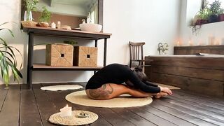 Spirituality Yoga & Gymnastics at Home with Thais