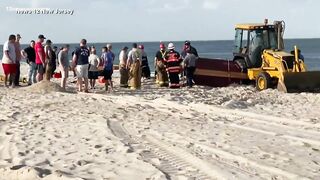 Sand hole at New Jersey beach collapses on siblings