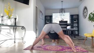 YOGA HIP FLOW