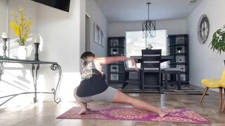 YOGA HIP FLOW