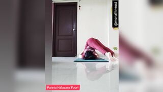 Parsva Halasana Asana #monafitnesst #halasana#hathayoga #parsvahalasana#legsworkout #stretching#fit