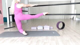 Stretching time with Karina | Gymnastics | Yoga | Contortion | Fitness | Flexibility & Mobility |