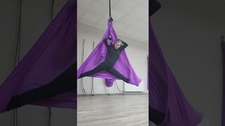 hammock splits stretching flexibility yoga aerial