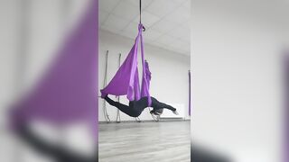 hammock splits stretching flexibility yoga aerial