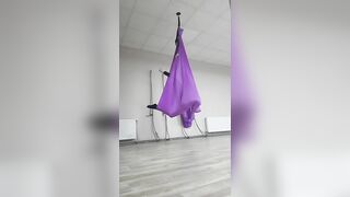 hammock splits stretching flexibility yoga aerial