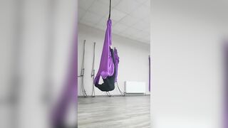 hammock splits stretching flexibility yoga aerial