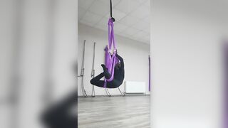 hammock splits stretching flexibility yoga aerial