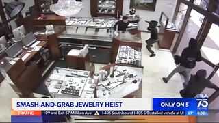 Jewelry store employees repel smash-and-grab attempt