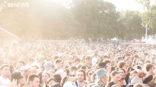 Thousands flock to Darwin's Mindil Beach for Bass in the Grass | ABC News