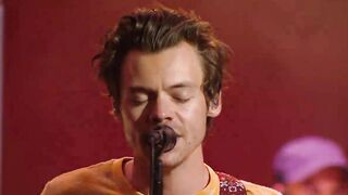 Harry Styles - Wet Dream (Wet Leg cover) in the Live Lounge