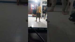 Peregangan tubuh bagian bawah untuk stretching dan splits untuk tendangan/kicks tinggi Taekwondo