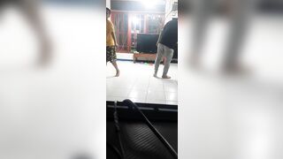 Peregangan tubuh bagian bawah untuk stretching dan splits untuk tendangan/kicks tinggi Taekwondo