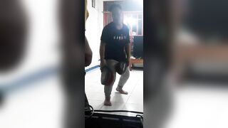 Peregangan tubuh bagian bawah untuk stretching dan splits untuk tendangan/kicks tinggi Taekwondo