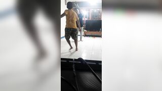 Peregangan tubuh bagian bawah untuk stretching dan splits untuk tendangan/kicks tinggi Taekwondo