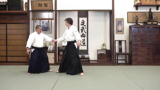 Back Stretching  - The Aiki Dojo 2 Minute Technique #aikido #aikidocenterla #aikidosalamancaaikikai