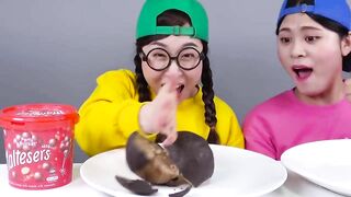 Big Spoon VS Small Spoon Challenge DONA