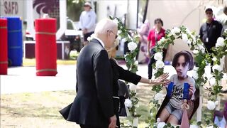 Pres. Biden and first lady travel to Uvalde to honor victims of shooting at Robb Elementary