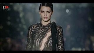 KENDALL JENNER SENSUAL LOOK - Fashion Channel Chronicle