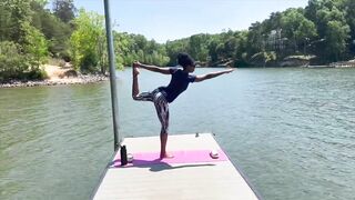 YOGA GRATITUDE FLOW | MORNING STRETCHING | WATER MEDTITATION