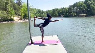 YOGA GRATITUDE FLOW | MORNING STRETCHING | WATER MEDTITATION