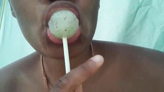 Lollipop Fun : onlyfans/baldgirlbold