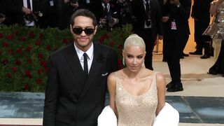 Kim Kardashian & Pete Davidson Go Jewelry Shopping During Romantic Getaway To London