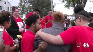 Families, strangers unite after drownings at Lorain beach