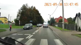 Potrącenie pieszego na oczach policji i ucieczka @Polski Chodok