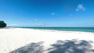 Monday Morning at the Beach in North Naples, FL 06.06.22