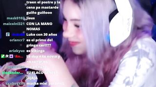 Andy entra al stream de Lucy y coquetea a su Novio