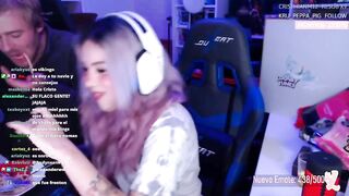 Andy entra al stream de Lucy y coquetea a su Novio