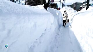 Japan is completely paralyzed: The height of snowdrifts exceeds 4 meters