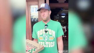 Barstool Pizza Review - Hot Pie Pizza (West Palm Beach, FL)