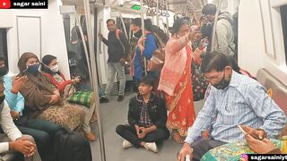 पुष्पराज आलू लेलो, टिंडे लेलो Funny Dialogue In Metro ????। Epic Public Reaction ????। Metro Prank। Sagar