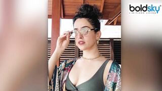 Sanya Malhotra ने White Bikini में Flaunt किया Bold Look Viral, Watch Video | Boldsky