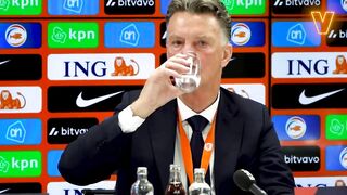 Valentijn en Van Gaal clashen op persconferentie: 'We stoppen hiermee, het is walgelijk'